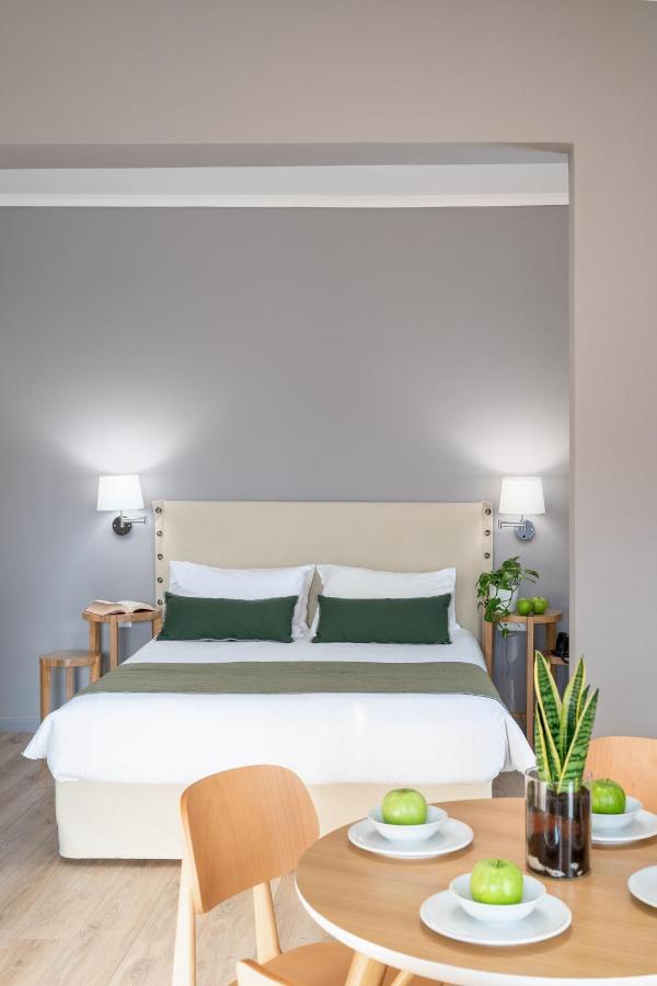 Chroma Fashion Rooms & Apartments Atenas Exterior foto